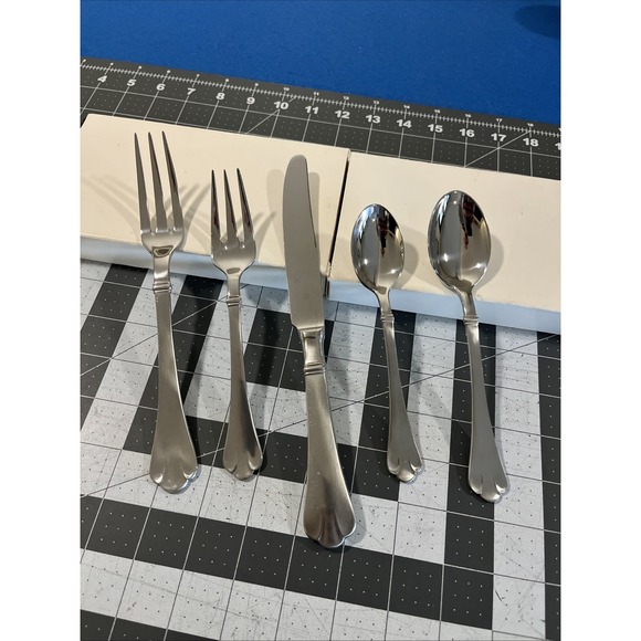 Towle Chelmsford (1) 5-Piece Place Setting 18/8 Stainless Flatware Germany Satin - Picture 1 of 11